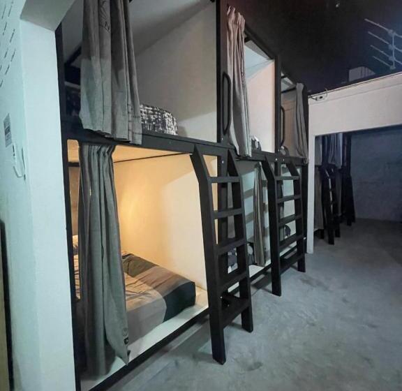 ユースホステル Dpm Koh Tao Diving Hotel & Bar