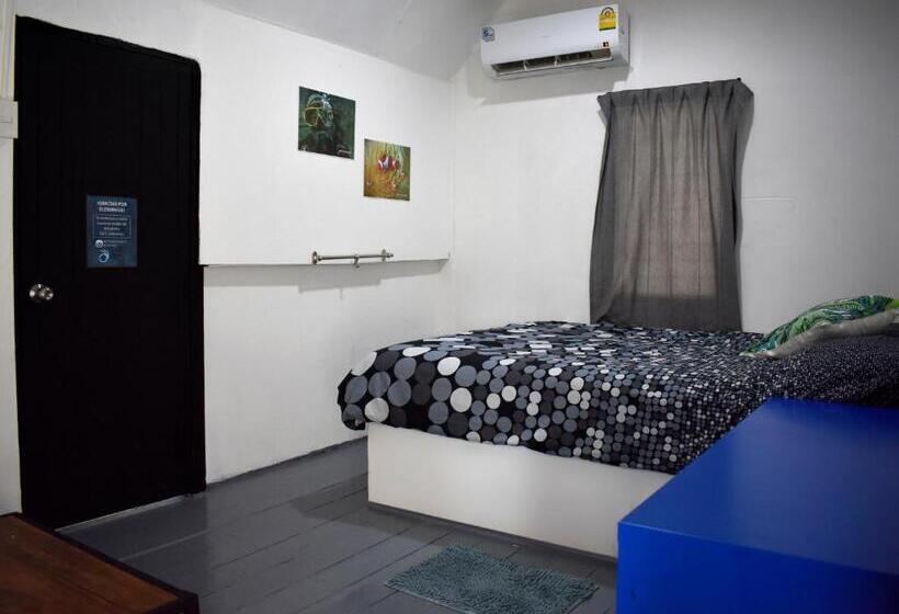 ユースホステル Dpm Koh Tao Diving Hotel & Bar