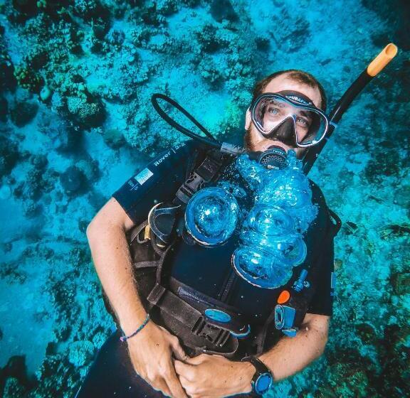 ユースホステル Dpm Koh Tao Diving Hotel & Bar