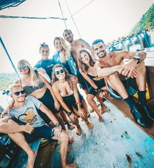 ユースホステル Dpm Koh Tao Diving Hotel & Bar