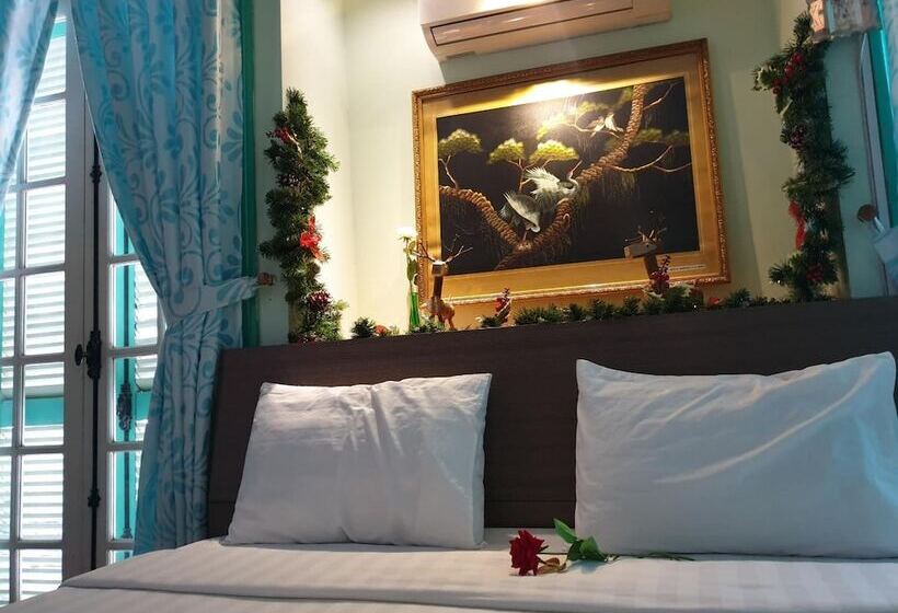 Little Pig Home   Hostel