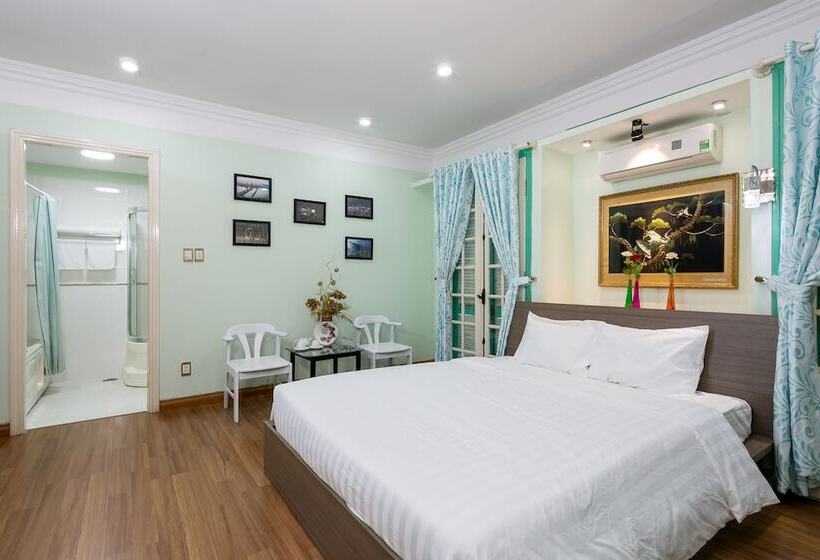 Little Pig Home   Hostel