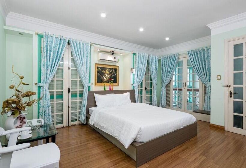 Little Pig Home   Hostel