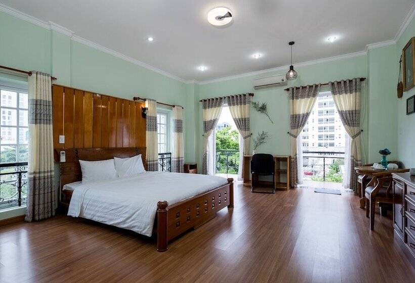 Little Pig Home   Hostel