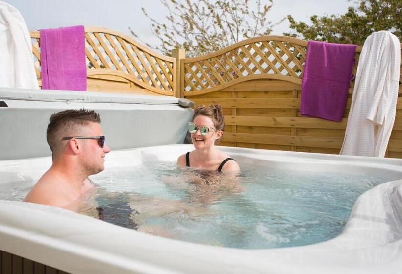 Atlantic Reach Resort