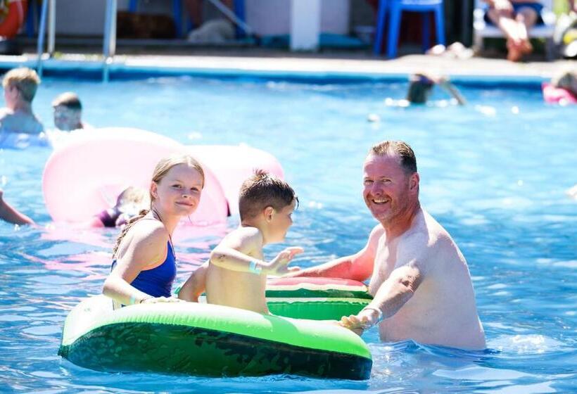 Atlantic Reach Resort