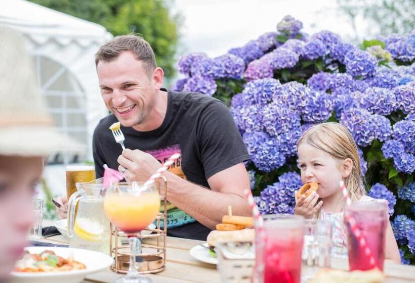 Atlantic Reach Resort