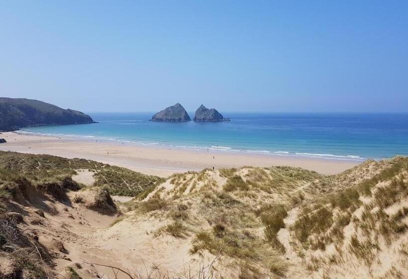 Atlantic Reach Resort