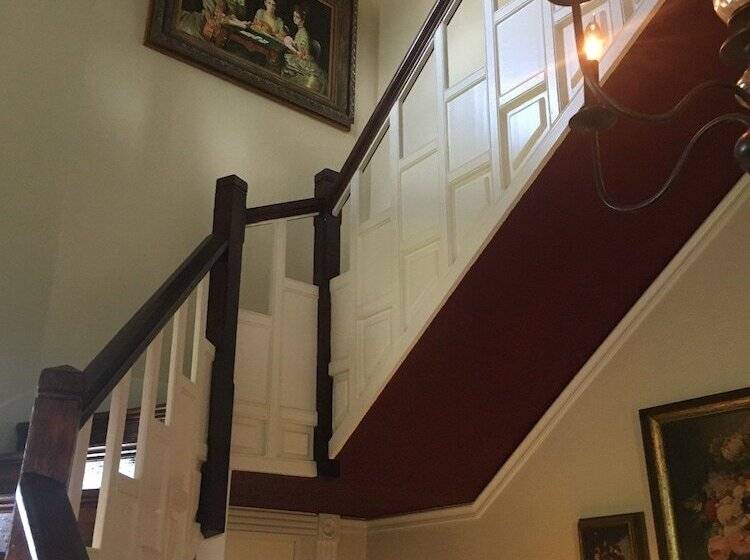 Bed and Breakfast Captain's House On The Lake