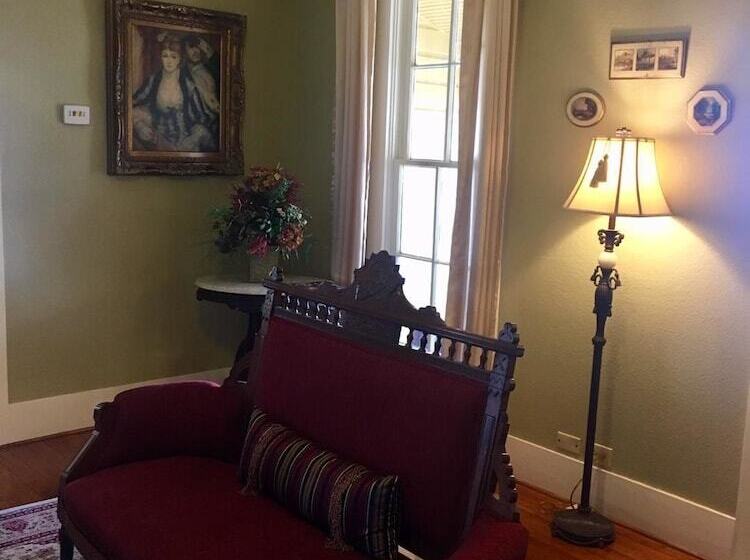 Bed and Breakfast Captain's House On The Lake