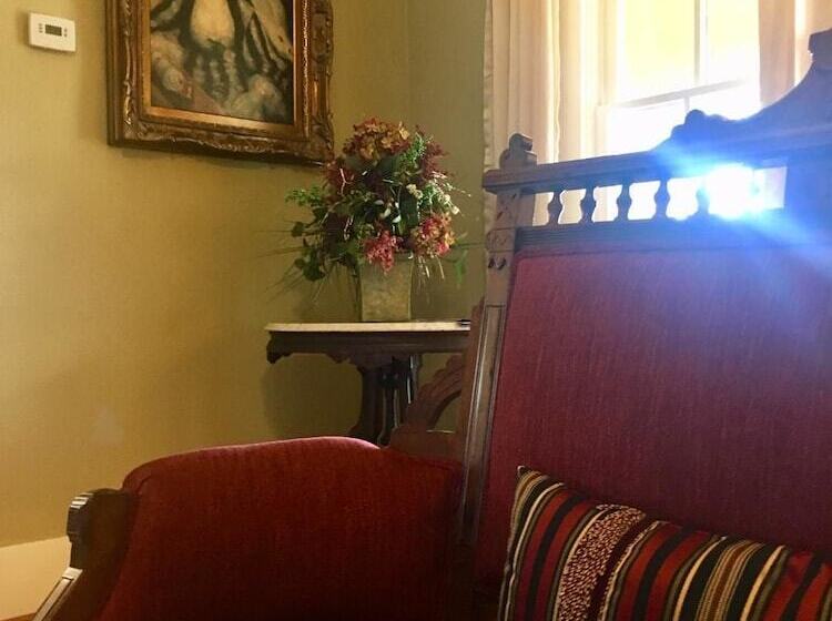 Bed and Breakfast Captain's House On The Lake