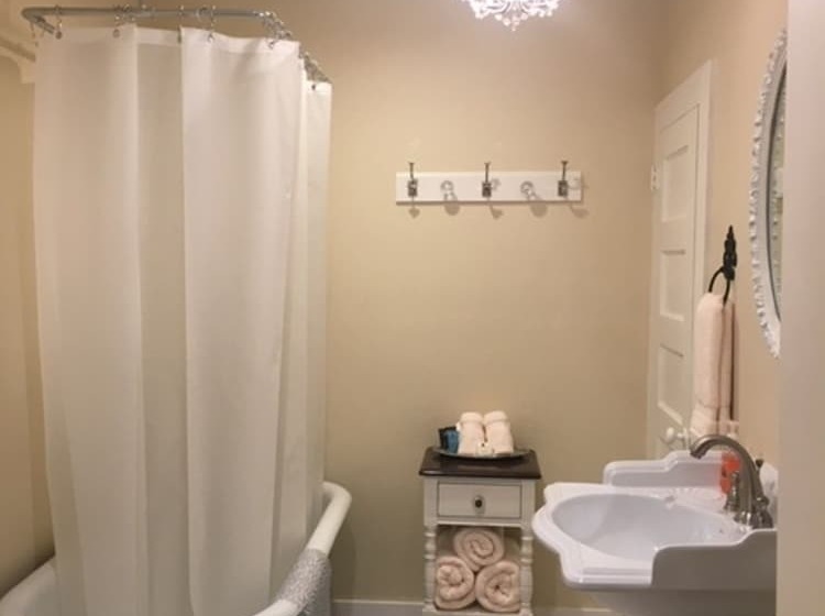 Bed and Breakfast Captain's House On The Lake