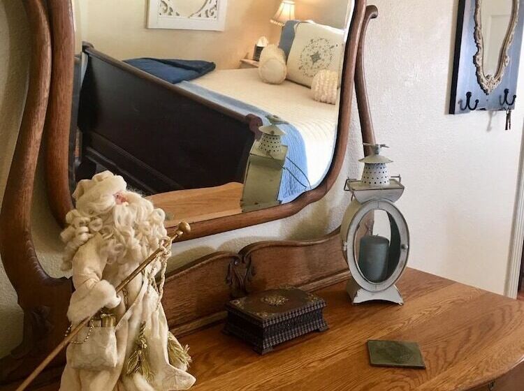 Bed and Breakfast Captain's House On The Lake