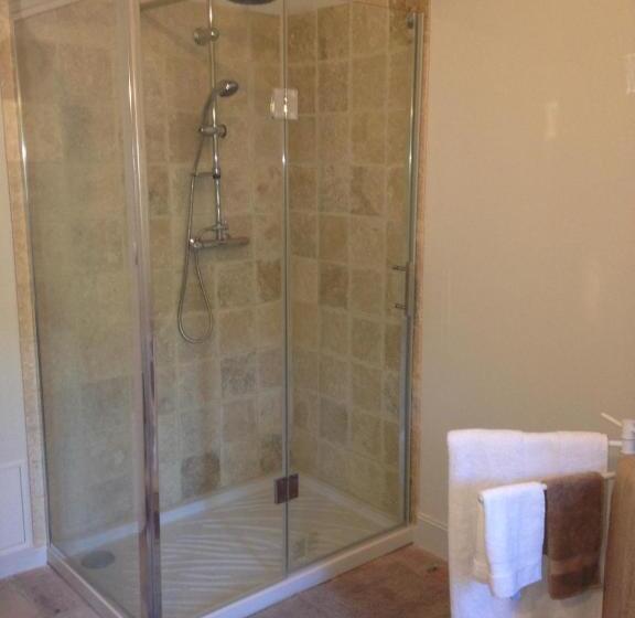 مبيت وإفطار Chateau Du Val Larbont