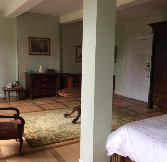 مبيت وإفطار Chateau Du Val Larbont