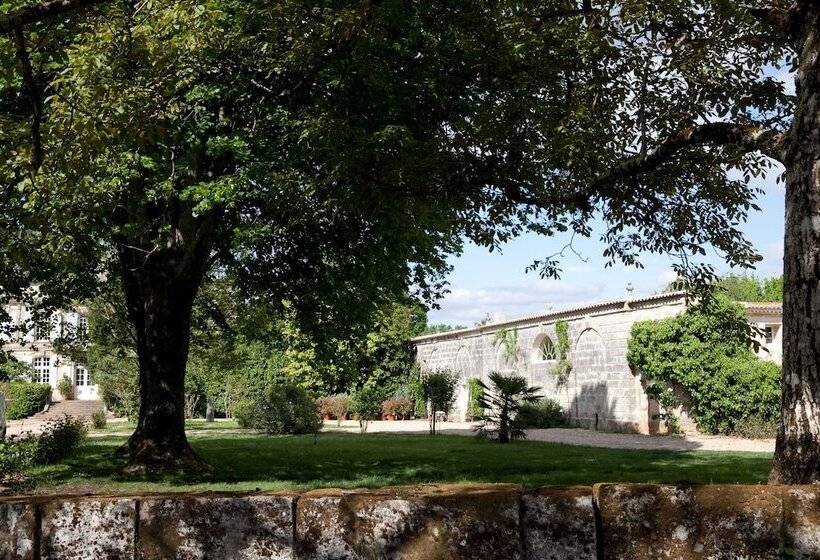 تختخواب و صبحانه Château Latour Segur Suites & Spa