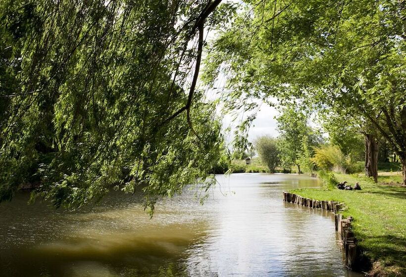 تختخواب و صبحانه Château Latour Segur Suites & Spa