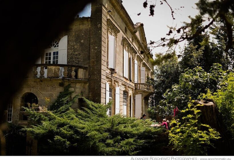 تختخواب و صبحانه Château Latour Segur Suites & Spa