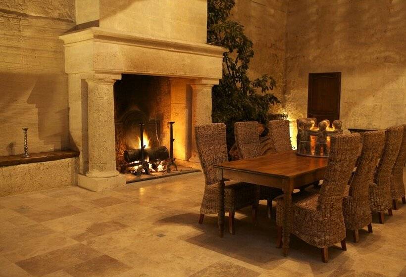 تختخواب و صبحانه Château Latour Segur Suites & Spa