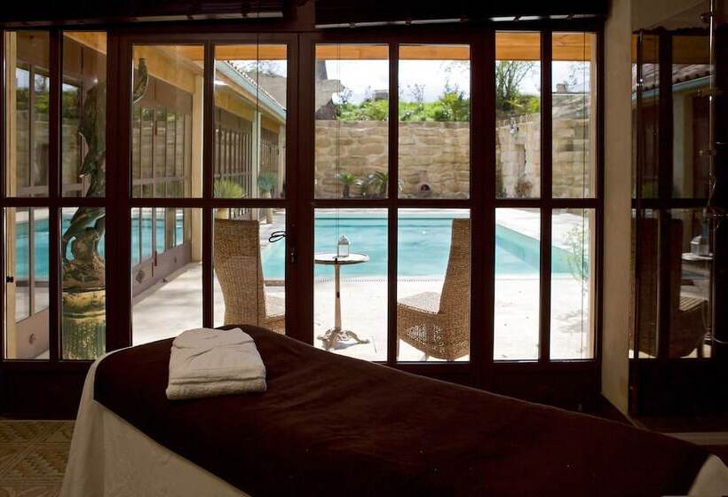 تختخواب و صبحانه Château Latour Segur Suites & Spa