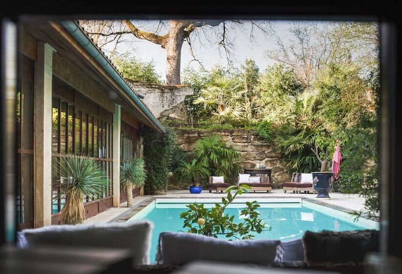 تختخواب و صبحانه Château Latour Segur Suites & Spa