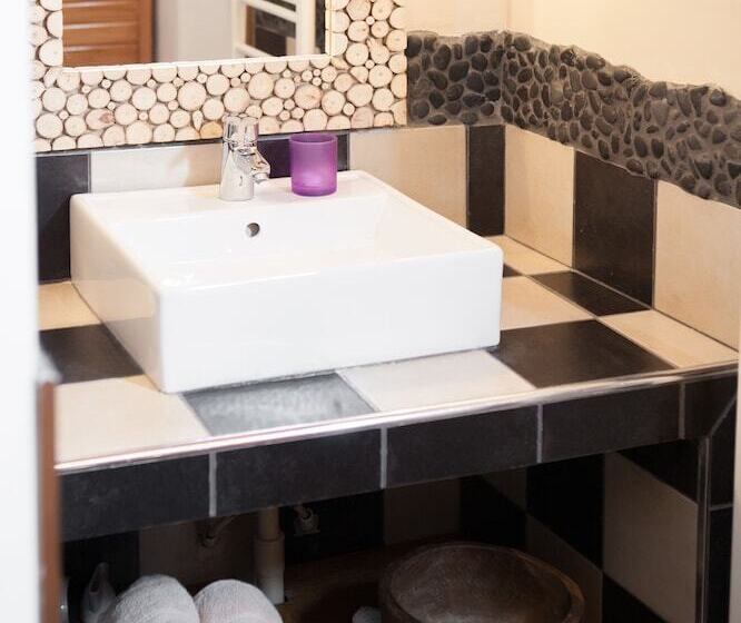 تختخواب و صبحانه Château Latour Segur Suites & Spa