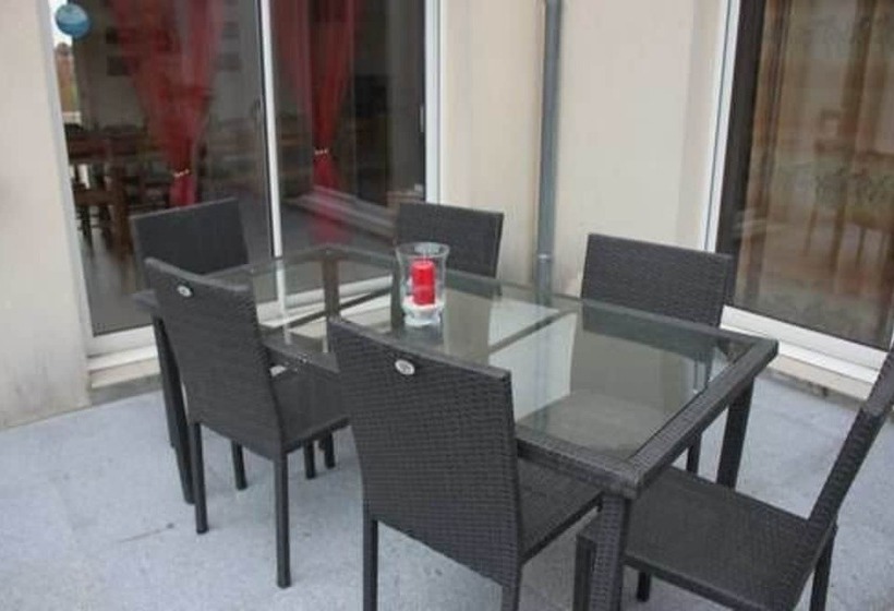 تختخواب و صبحانه Clos Pezat