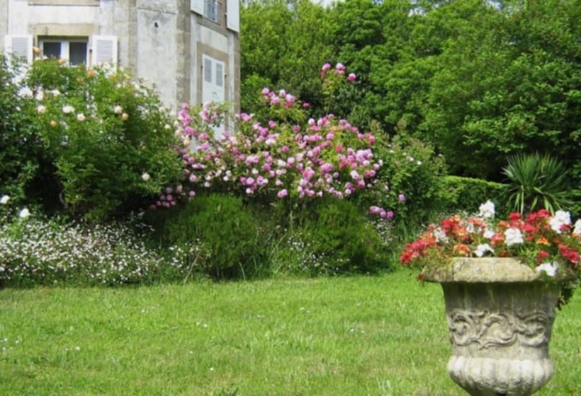 צימר Manoir De Suguensou