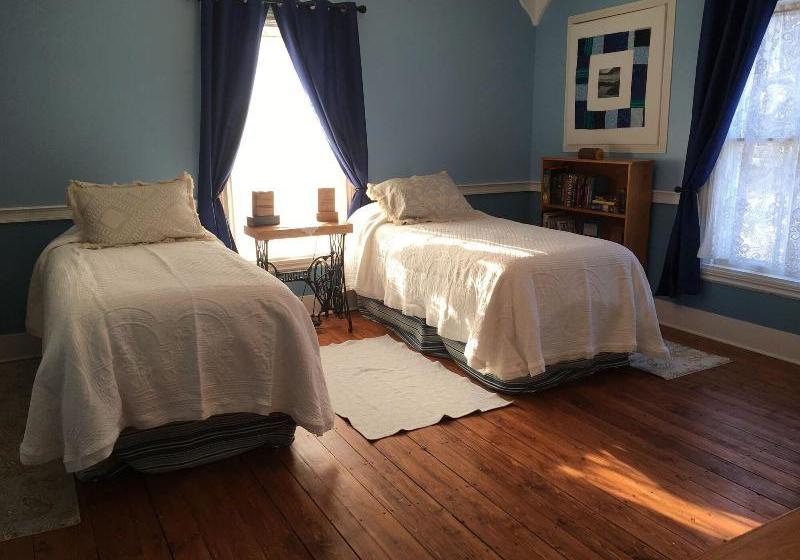 مبيت وإفطار The Nightfall Inn