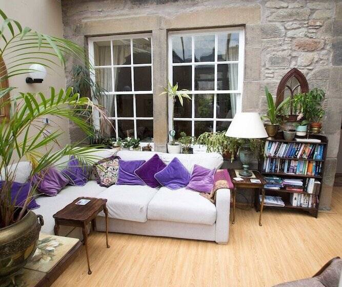 צימר The Old Priory Guesthouse