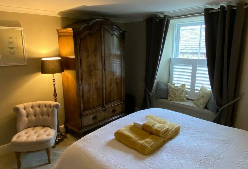 مبيت وإفطار Treveighan Farmhouse