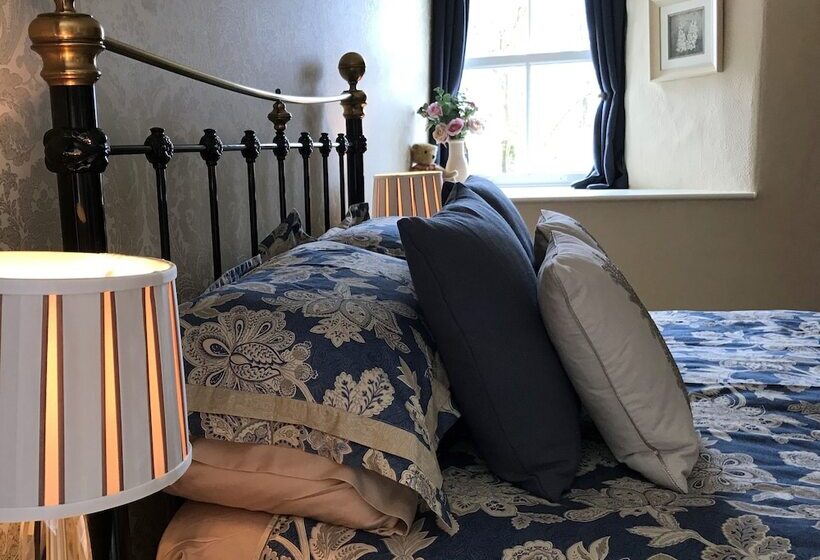 민박 Treveighan Farmhouse