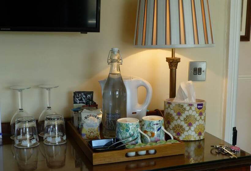 مبيت وإفطار Treveighan Farmhouse