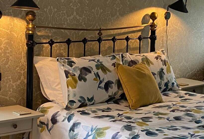 민박 Treveighan Farmhouse