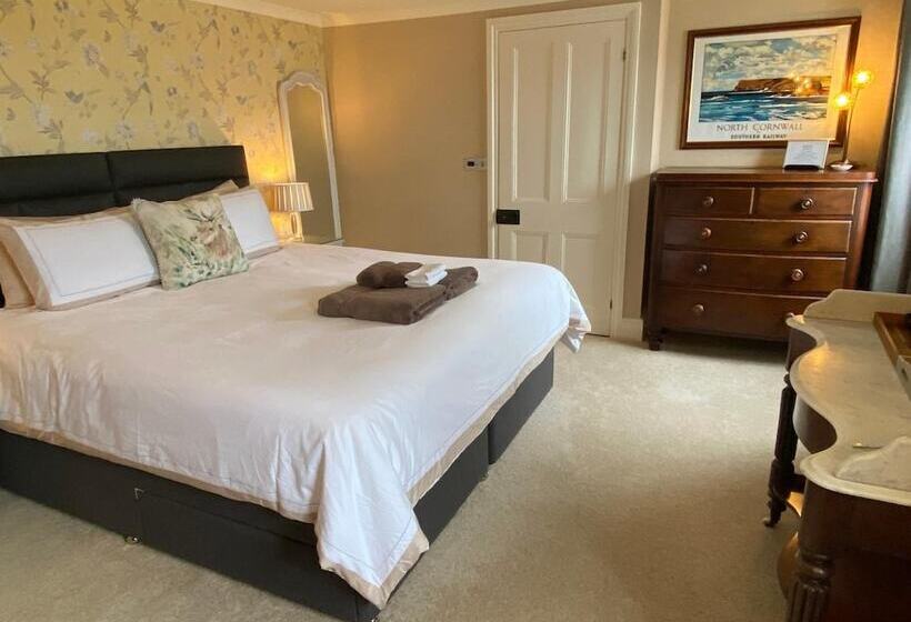 مبيت وإفطار Treveighan Farmhouse