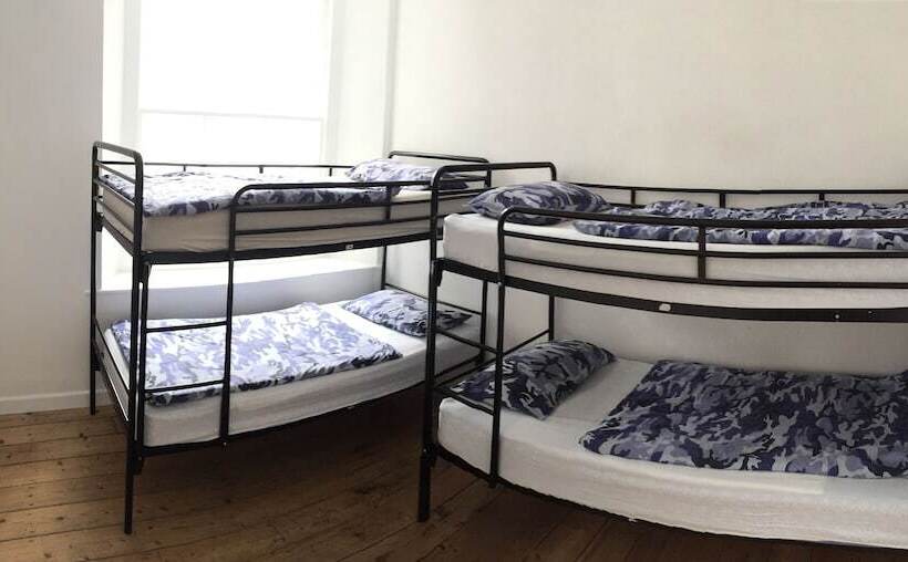 Boonkeys Surf Lodge   Hostel