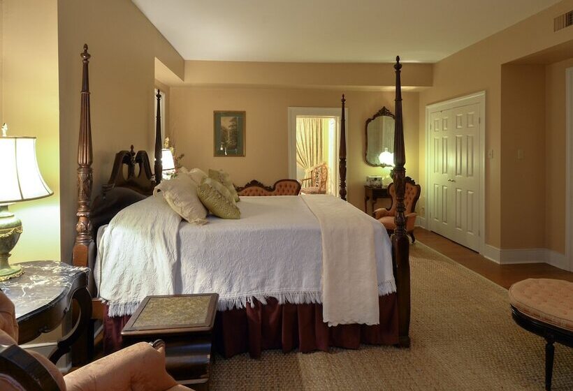 Choctaw Hall Bed & Breakfast