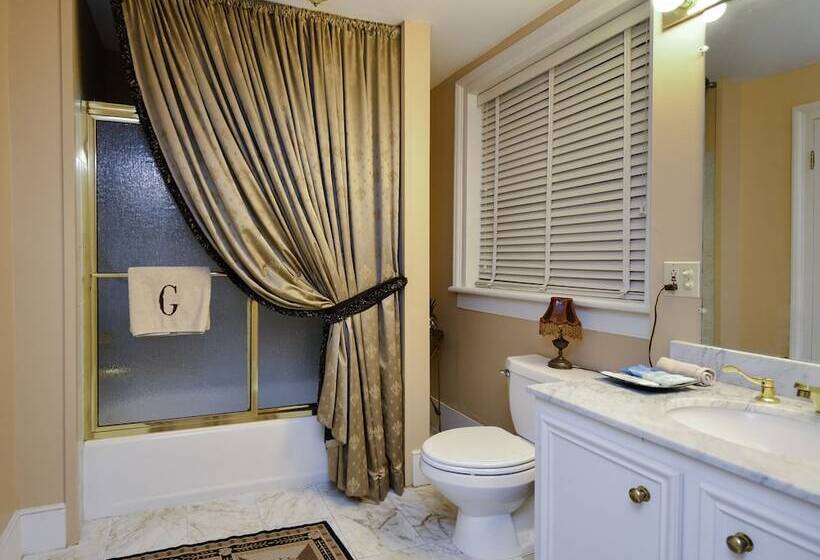 Choctaw Hall Bed & Breakfast