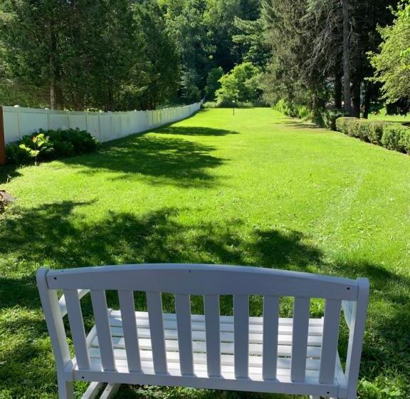 Grand Colonial Bed And Breakfast