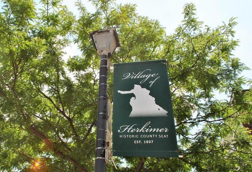 Grand Colonial Bed And Breakfast