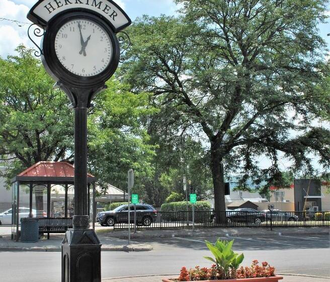 Grand Colonial Bed And Breakfast