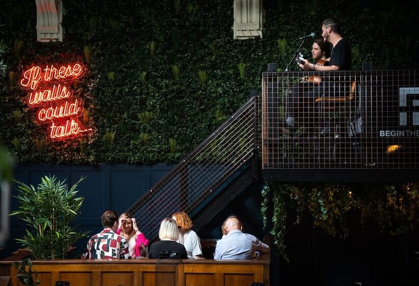 فندق فئة نجمة واحدة The Courthouse