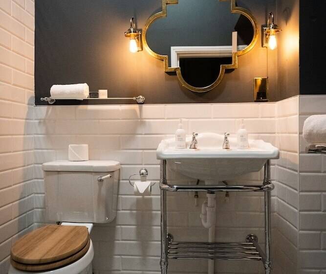 فندق فئة نجمة واحدة The Courthouse