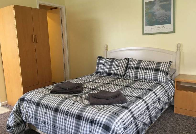 簡易ホテル The Rolleston Arms