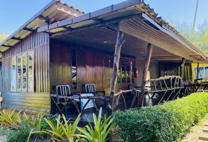 בית מלון כפרי I Lay House Koh Kood