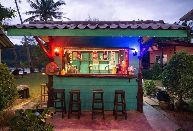 בית מלון כפרי I Lay House Koh Kood