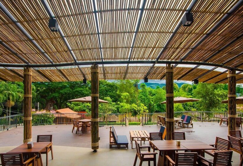 בית מלון כפרי Binlha Raft Resort