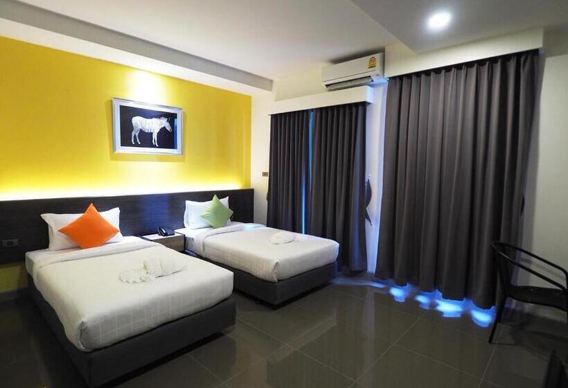 Clover Hotel Hatyai