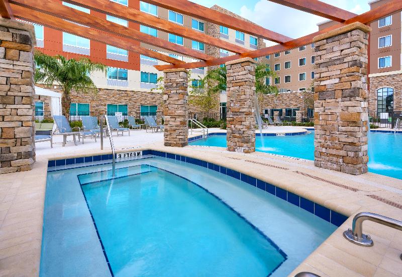 Отель Holiday Inn Express & Suites Gainesville I 75, An Ihg