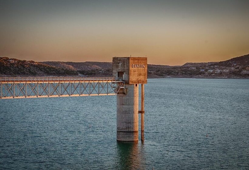 酒店 Holiday Lodge On Canyon Lake